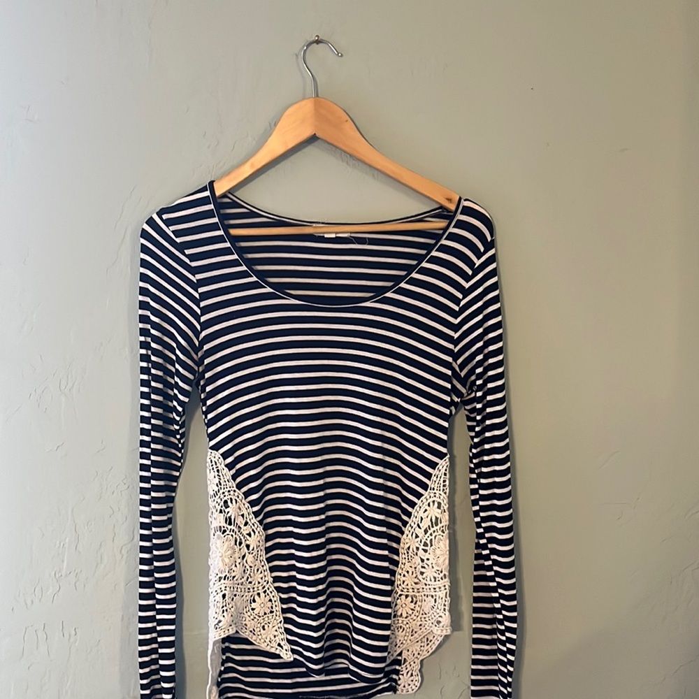 Paper and Tee medium blouse